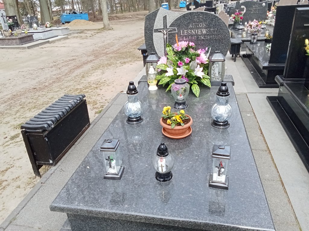 Grób Jadwiga Leśniewska 